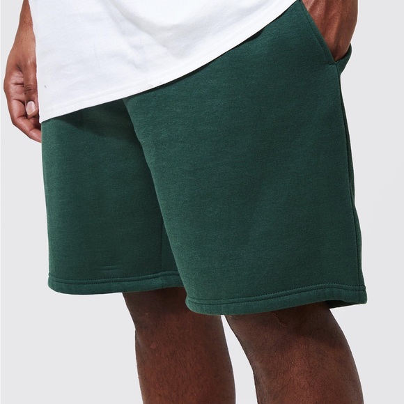 ❌SOLD❌ Urban Outfitters Green Sweatpant Shorts - Picture 4 of 5